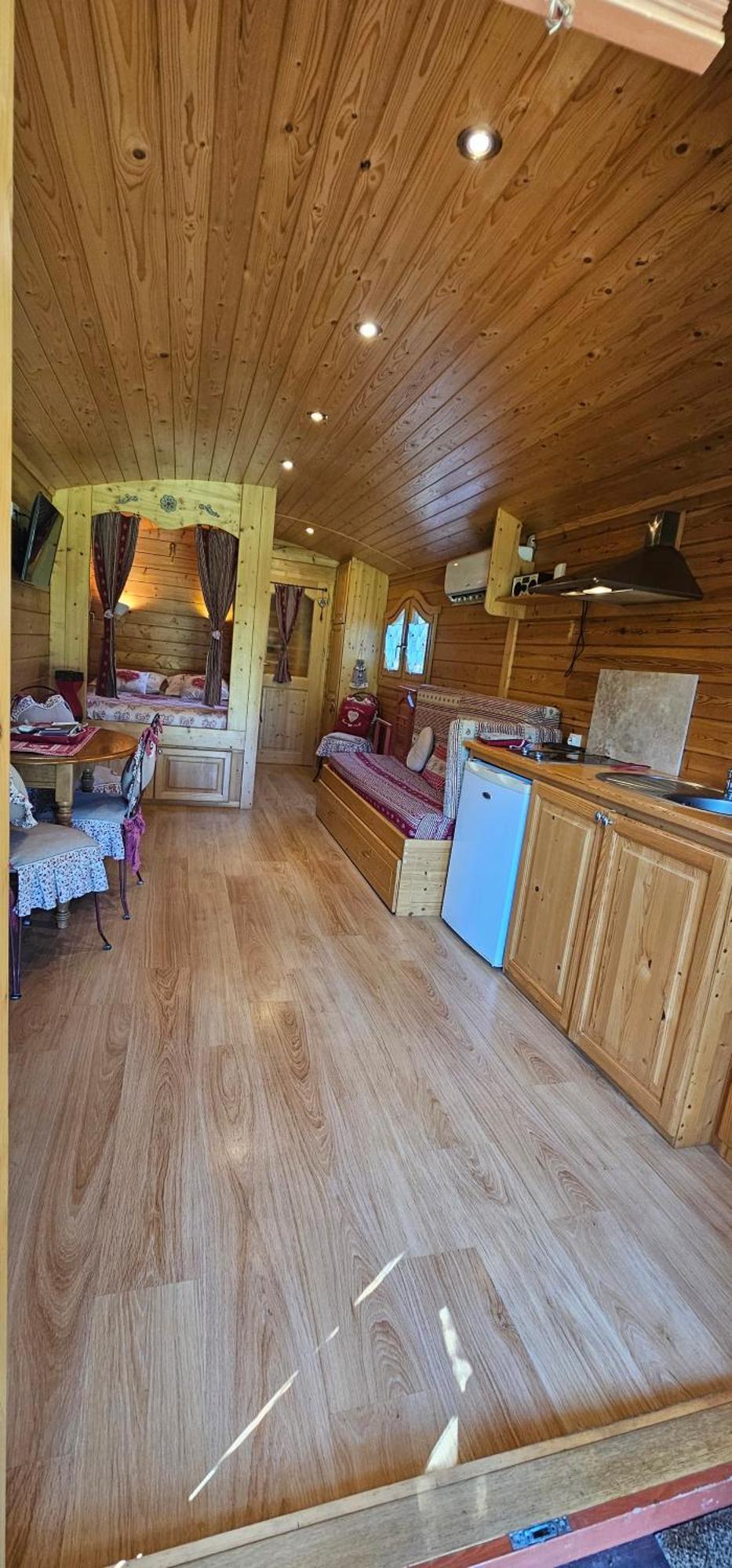 Roulotte Du Soleil - Mas Du Soleil Villa Eyragues Exteriör bild