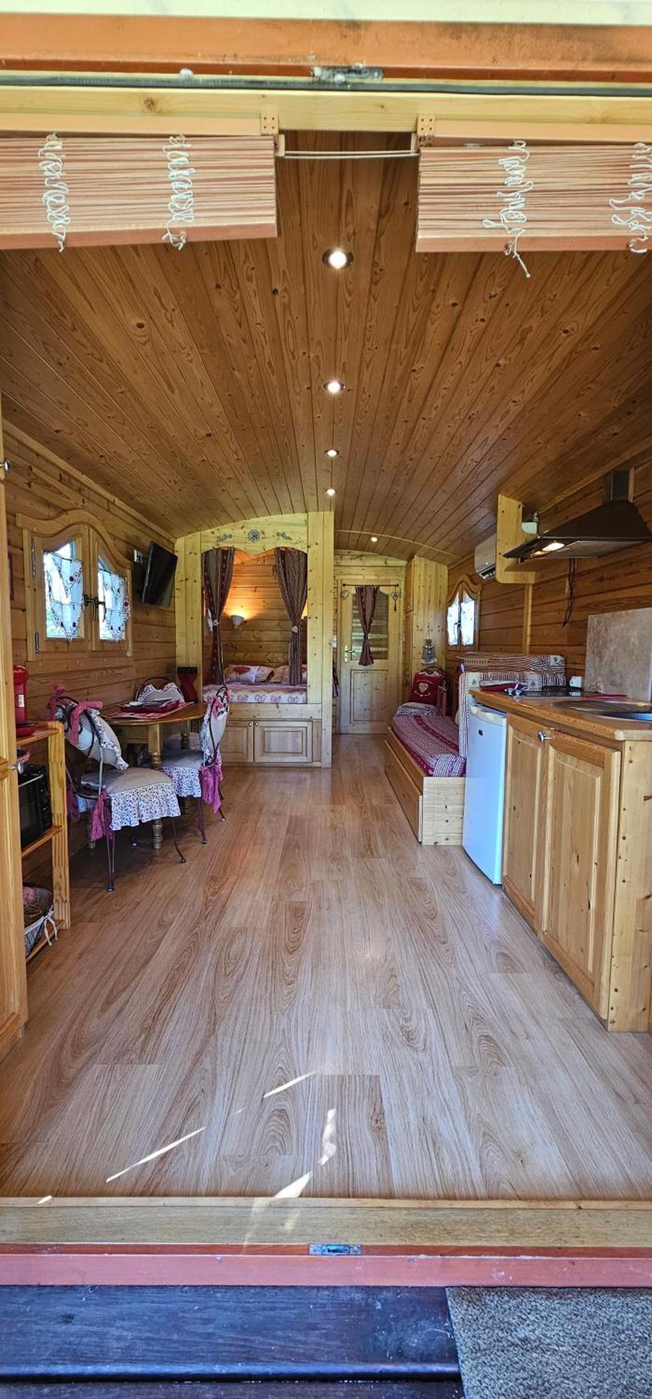 Roulotte Du Soleil - Mas Du Soleil Villa Eyragues Exteriör bild